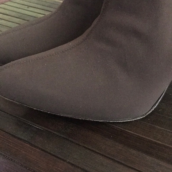 🚨B2G1 DONALD J PLINER Brown Ankle Bootie Heels - Picture 5 of 12